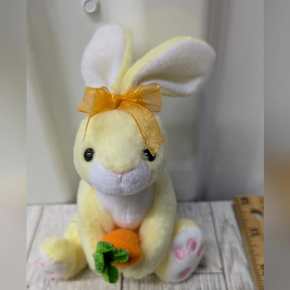 Ty Nibbles Plush Yellow Bunny with Orange Bow and Carrot